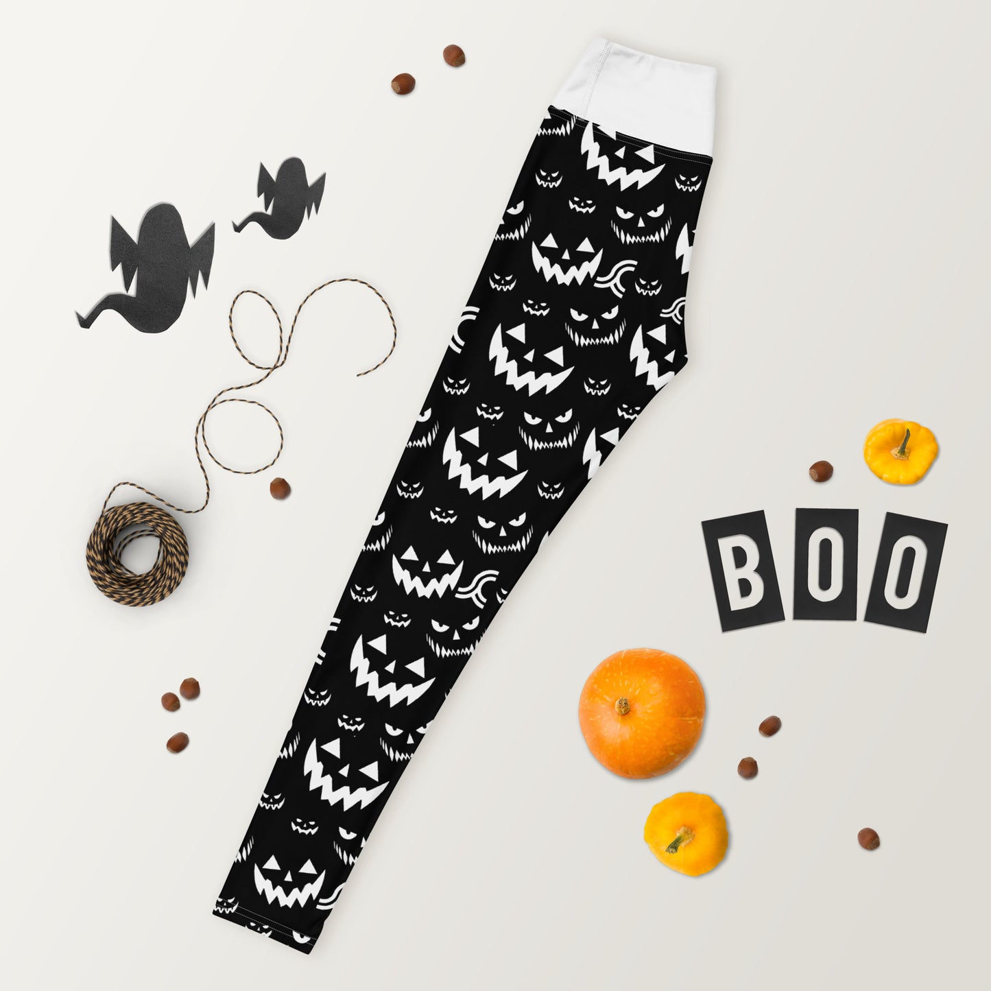 Be spook-tacular at the studio with these Halloween Yoga Leggings! With a festive Jack-o'-Lantern design, you'll be a trick-or-treat in class! Get ready to om-namedropping these bad boos. (Boo-yah!)